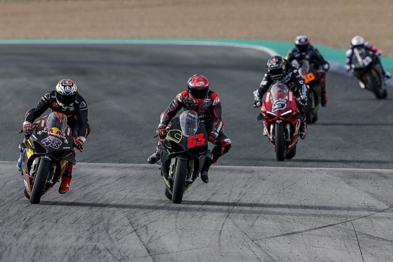 Privater Test: Ducati-Fahrer mit der Panigale in Jerez unterwegs