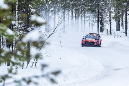 Neuville struggling with Arctic Rally WRC intercom and co-driver accent