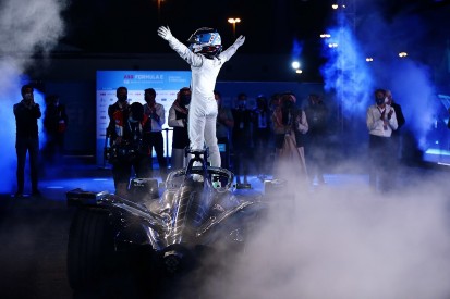 Diriyah FE: De Vries takes maiden win in 2021 opener