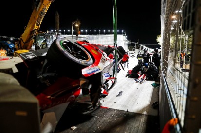 Lynn "100% fine" after horror Diriyah FE crash