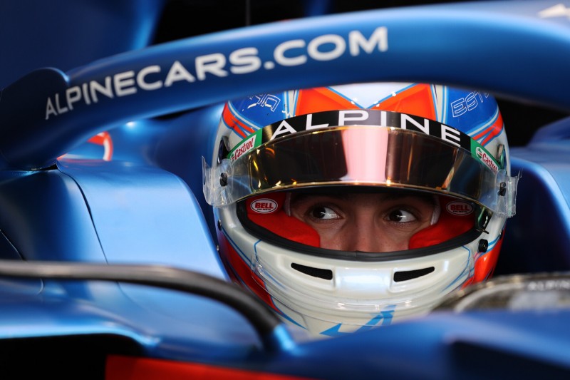 Nach Roll-out mit Alpine A521: Esteban Ocon mit "Lächeln im Gesicht"