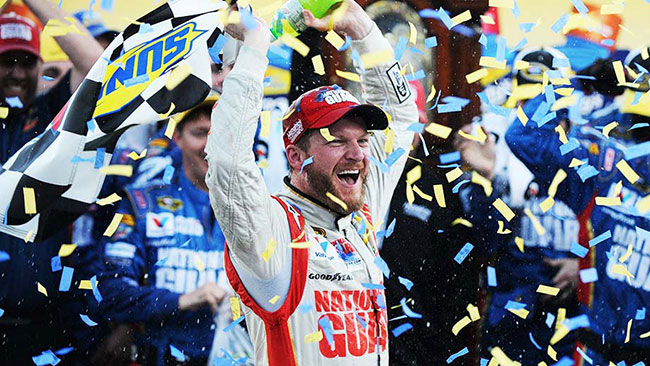 Dale Earnhardt jr sbanca Martinsville