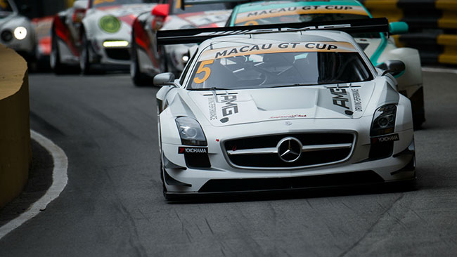 GT Cup, Maro Engel trionfa a Macao