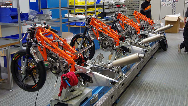 La MotoGp della KTM sarà anche per i gentlemen rider