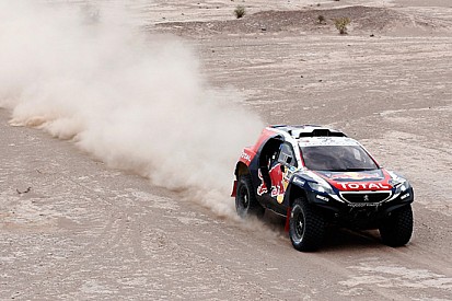 Dakar: Peterhansel fa sognare la Peugeot