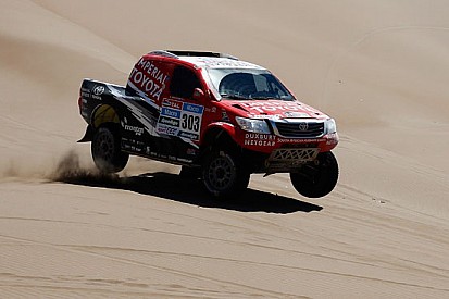 Dakar: tutti al servizio di De Villiers ed Alrajhi in Toyota