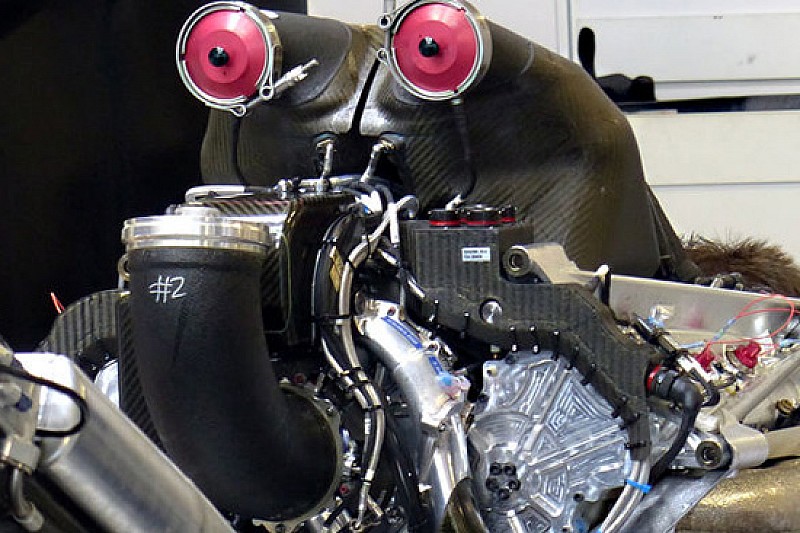 La Mercedes debutta con la power unit del 2015!