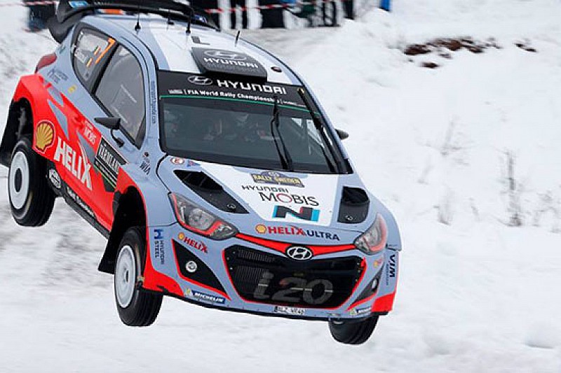 Svezia, PS15: primo acuto di Thierry Neuville