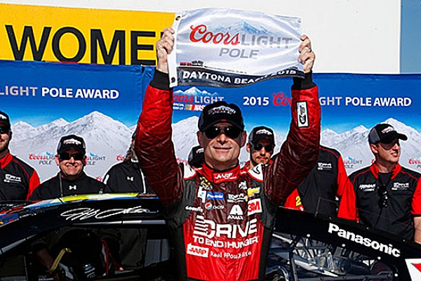 Jeff Gordon conquista la pole a Daytona