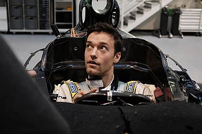Palmer al volante della E23 ai test di Barcellona