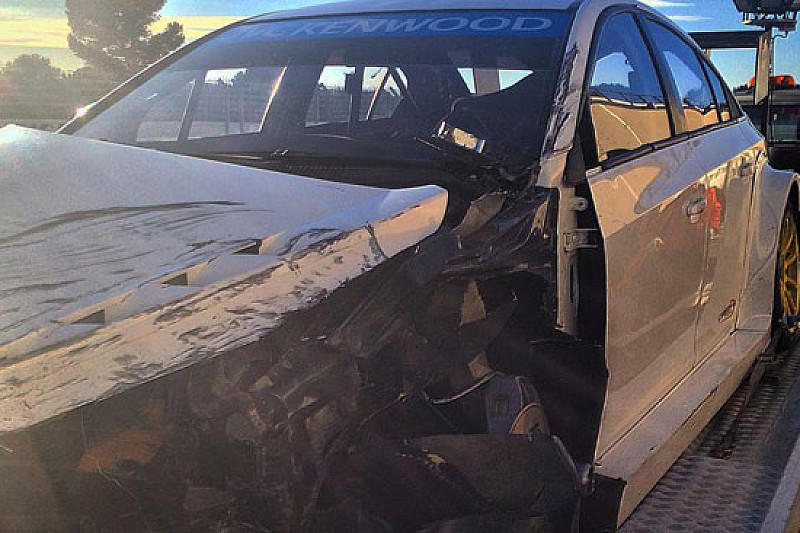 Valente illeso in un brutto incidente al Paul Ricard