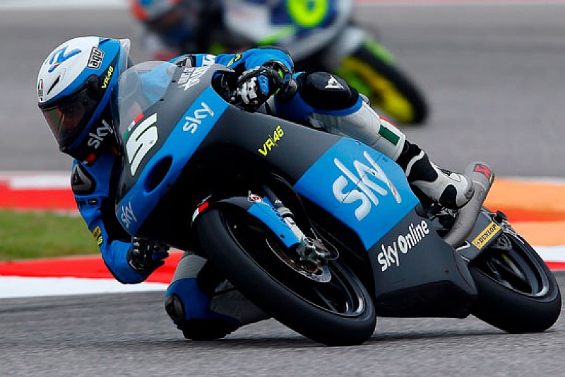 Un problema tecnico relega Fenati solo in settima fila