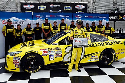 Matt Kenseth firma la prima pole Toyota del 2015