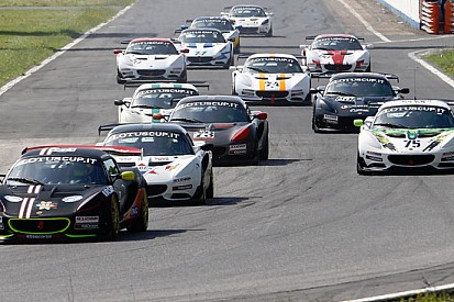 Lotus Cup Italia: 13 vetture in pista a Varano
