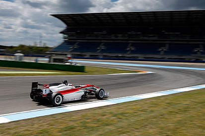 Rosenqvist completa la tripletta di pole position