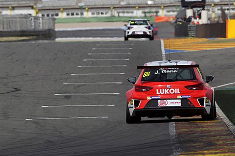 Valencia, Libere 1: tripletta per le Seat Craft-Bamboo