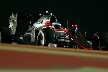 La McLaren cambia la livrea a Barcellona