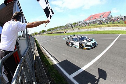 Vanthoor e Frijns padroni anche nella Main Race