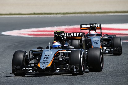 Force India не в восторге от движения к клиентским машинам