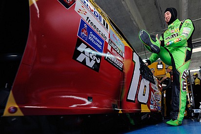 Kyle Busch da la bienvenida a su hijo