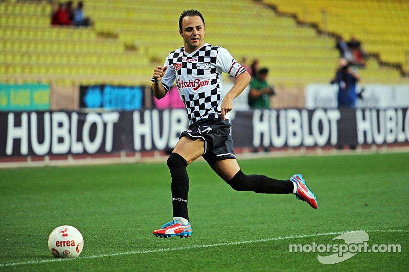 Felipe Massa Williams na partida de futebol beneficente