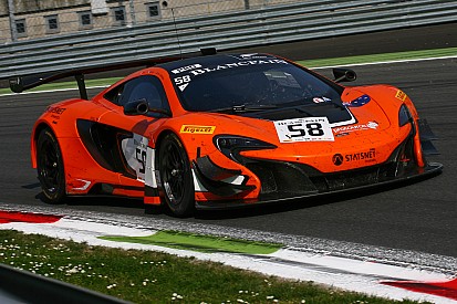 La McLaren 650S GT3 ouvre son compteur à Silverstone