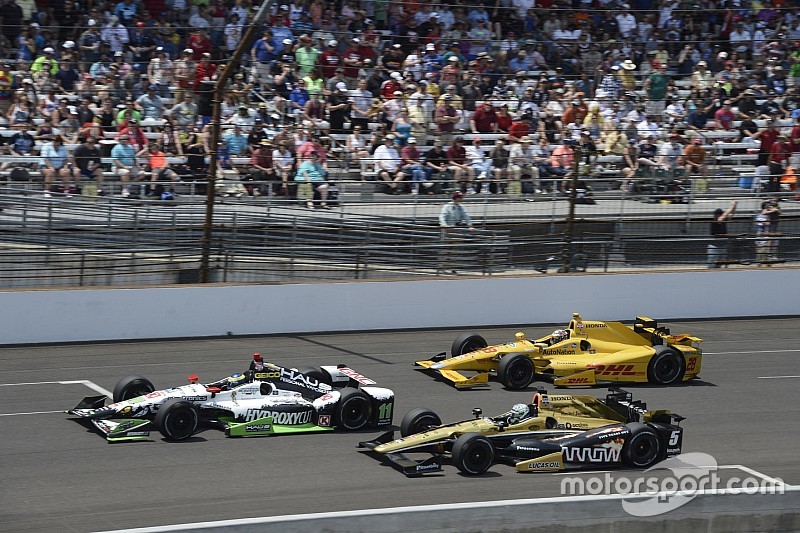 Sebastien Bourdais, KVSH Racing, Ryan Briscoe, Schmidt Peterson Motorsports Honda and Ryan Hunter-Reay, Andretti Autosport Honda