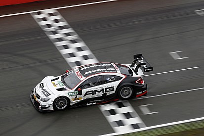 Mercedes dans son jardin sur le Lausitzring