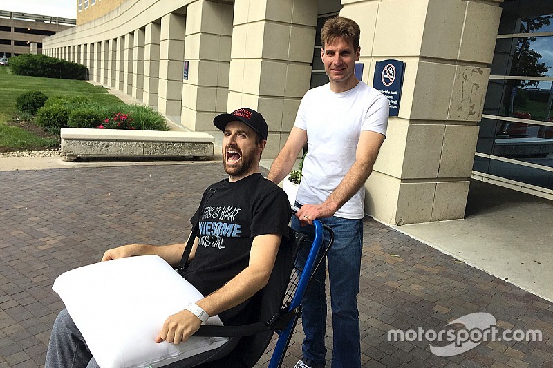 Hinchcliffe salió del hospital