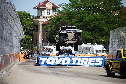 Stadium trucks return to V8 bill