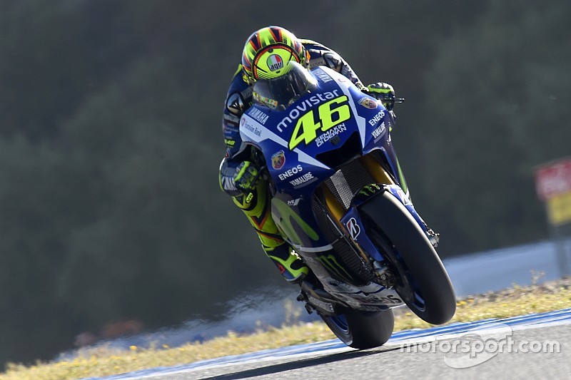 Rossi no se distrae por ser el líder en MotoGP