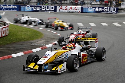 Arjun Maini, promesa del deporte motor de India