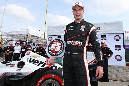 Power se lleva la pole position en Detroit