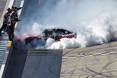 Buescher brilla de nuevo en XFinity