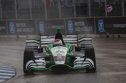Muñoz pasa de héroe a cero en Detroit