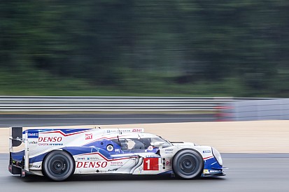La pluie empêche Toyota de rattraper son retard de performance