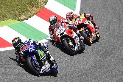 Los pilotos de MotoGP probaron los neumáticos Michelin en Mugello