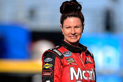 Jennifer Jo Cobb e Trevor Bayne "estreiam" punições da regra de Kevin Ward Jr.