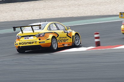 WTCC boss puts pressure on Lada duo