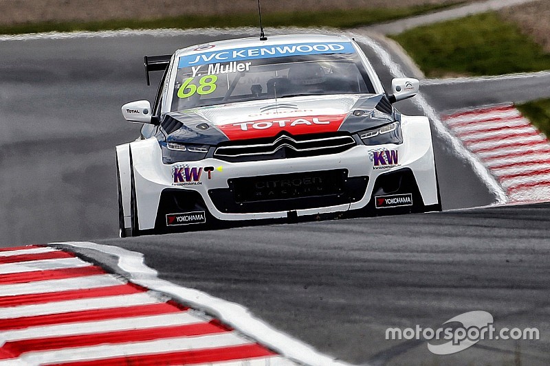 Muller closes gap on Lopez with Moscow opener win