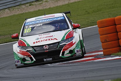 Monteiro venció en la segunda carrera