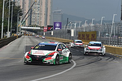 Monteiro segura Huff e vence a segunda em Moscou
