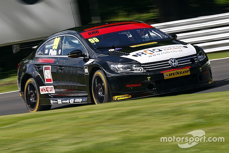 Plato contiene a Shedden para hacer doblete en Oulton Park