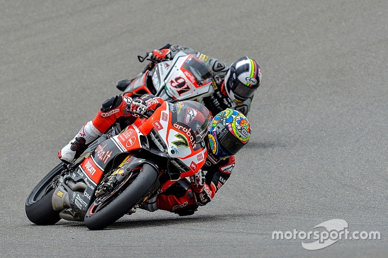 Davies gère ses soucis et revient sur Haslam au Championnat