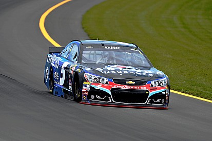 Kasey Kahne surpreende e é o pole em Michigan