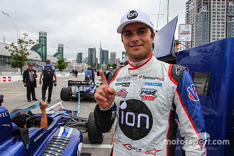Piquet Jr takes pole in Toronto