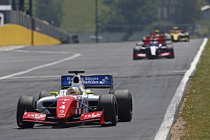 Hungary FR3.5: Rowland thwarts Vaxiviere