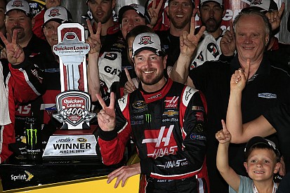 Kurt Busch survives a rain-soaked Michigan to earn the win