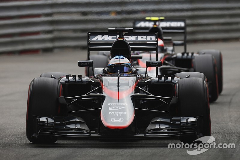 Fernando Alonso y Jenson Button, McLaren MP4-30 Honda