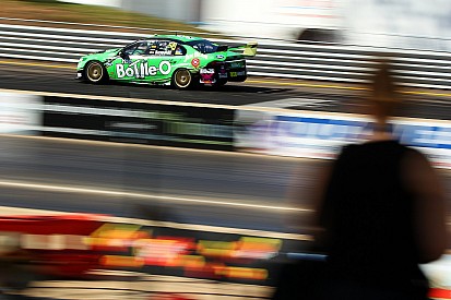 Reynolds even faster in second V8 practice